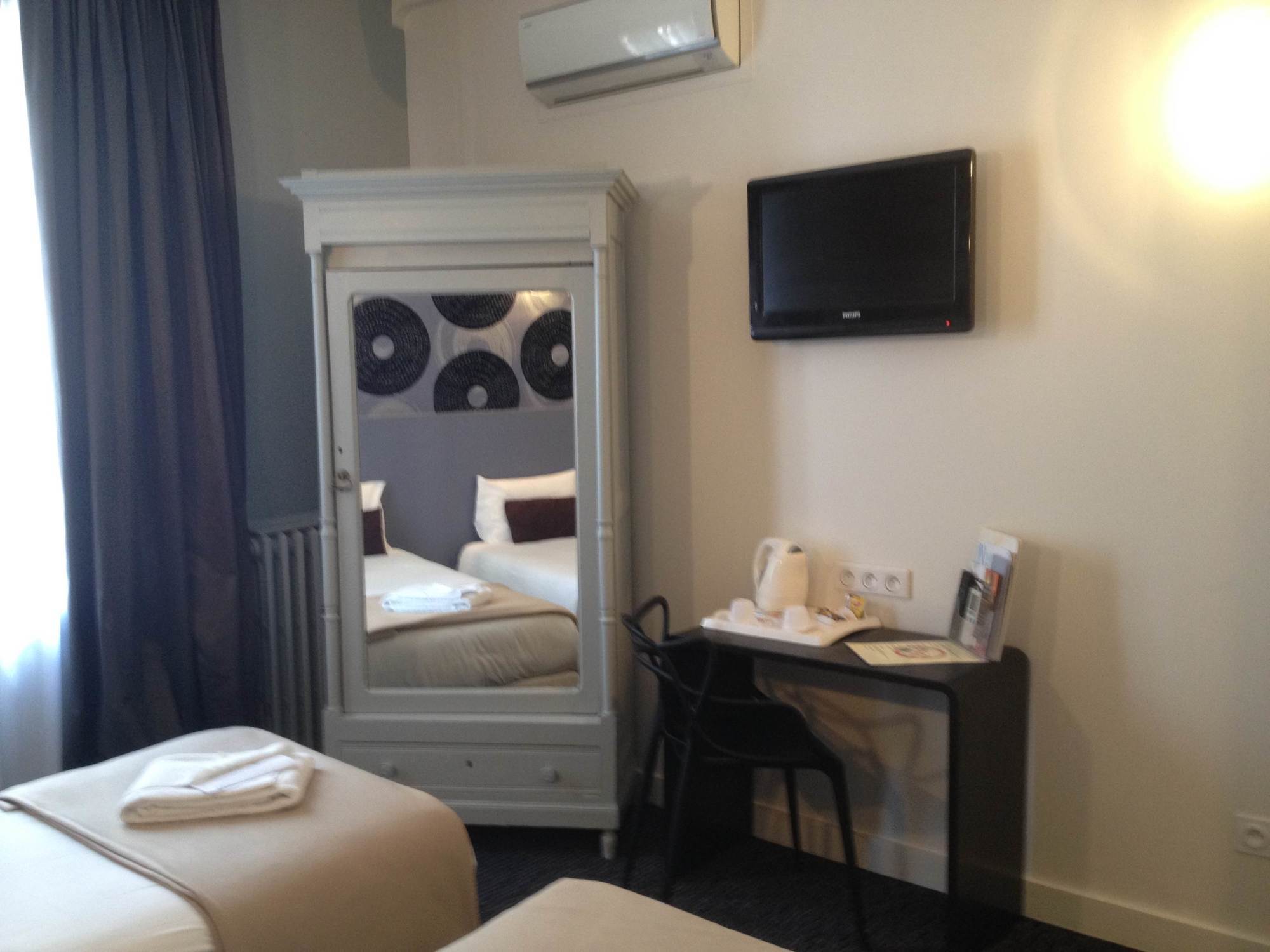 Hotel Raymond 4 Toulouse Phòng bức ảnh